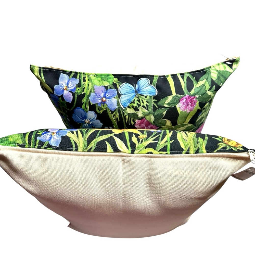 NWT Indoor/Outdoor Throw Pillows Sally Eckman Roberts Art‎ Butterfly Flowers 18” - Picture 8 of 10